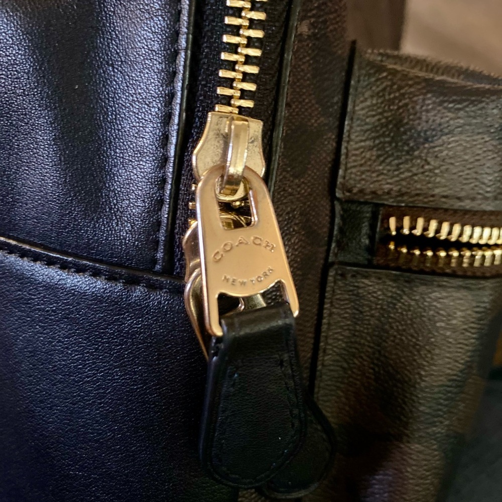 Court Backpack In Signature Canvas - Picture 9 of 10